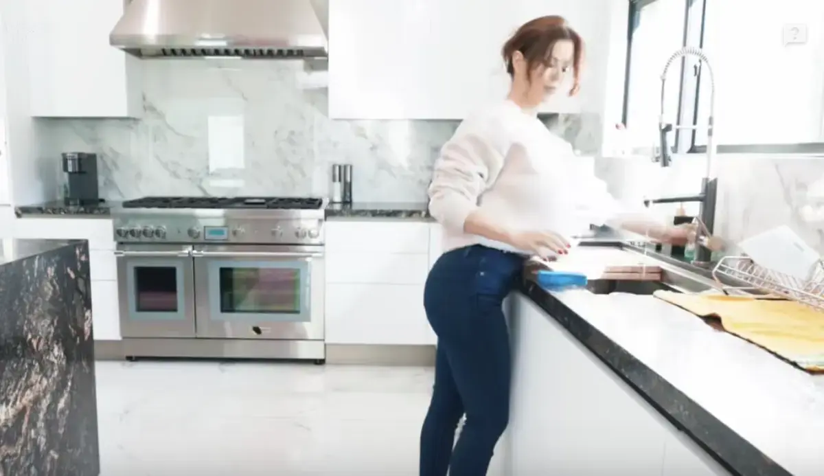 《Alexis Fawx》全系列高清资源在线观看 - Alexis Fawx未删减中文版免费播放 - 1080P超清画质无广告网盘下载