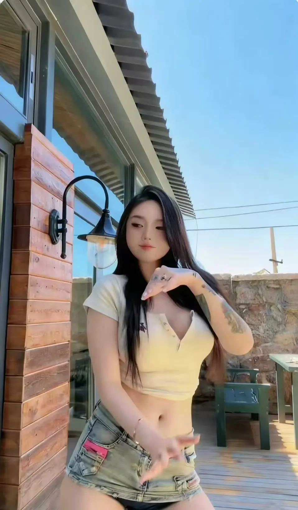 《Meena 成美男》免费高清全集在线观看-未删减完整版无广告-网盘便捷备份-一次看遍Meena 成美男