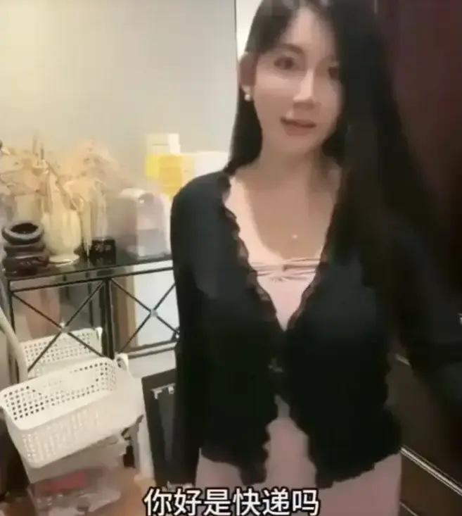 《百万网红李雅粉反差合集》完整版在线观看-高清无删减塌房首秀《百万网红李雅粉反差合集》-2026吃瓜事件全记录