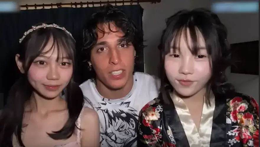 《Gattouz0 联动萝莉姐妹花 Una 与 Umi》相关资源图片