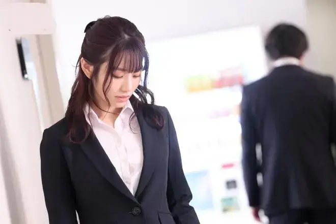 《和部长一起去出差旅》高清未删减版资源下载-免费在线观看完整版-一部连吻戏都没有的日本伦理片