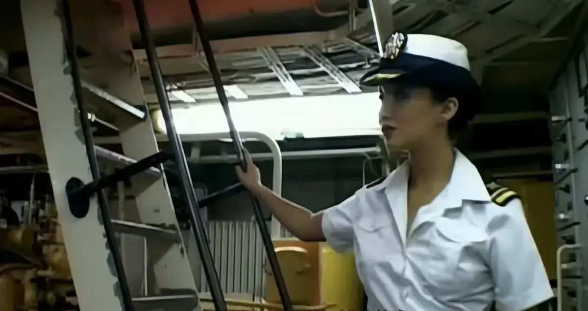 《军舰上的女兵》未删减版高清在线观看-《军舰上的女兵》全集1080P免费播放-卡楚米主演战争剧中文版